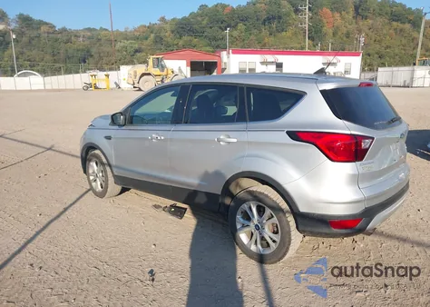 2019 Ford Escape Se z USA, uszkodzony, nr VIN 1FMCU9GD3KUB76093